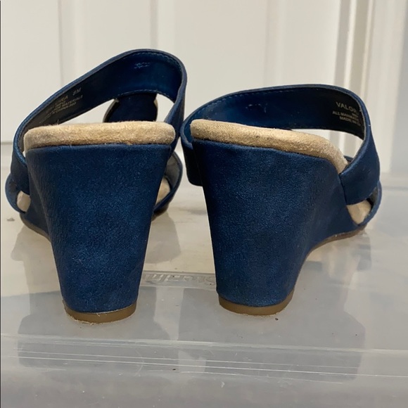 Impo open toe blue Slide ons heels. Size 8 - Picture 7 of 11